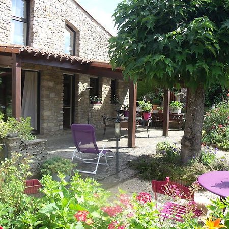 L' Esterlanges Suite Famille 2 Chambres 4 Personnes Proche Puydufou Saint-Vincent-Sterlanges エクステリア 写真