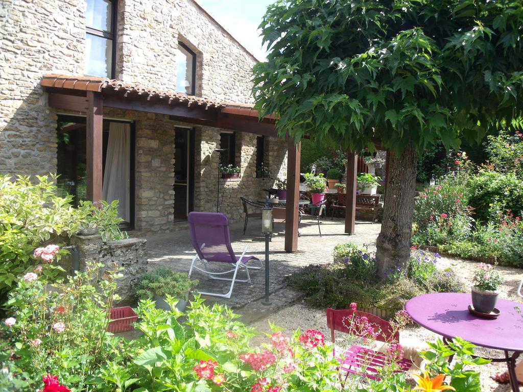 L' Esterlanges Suite Famille 2 Chambres 4 Personnes Proche Puydufou Saint-Vincent-Sterlanges エクステリア 写真