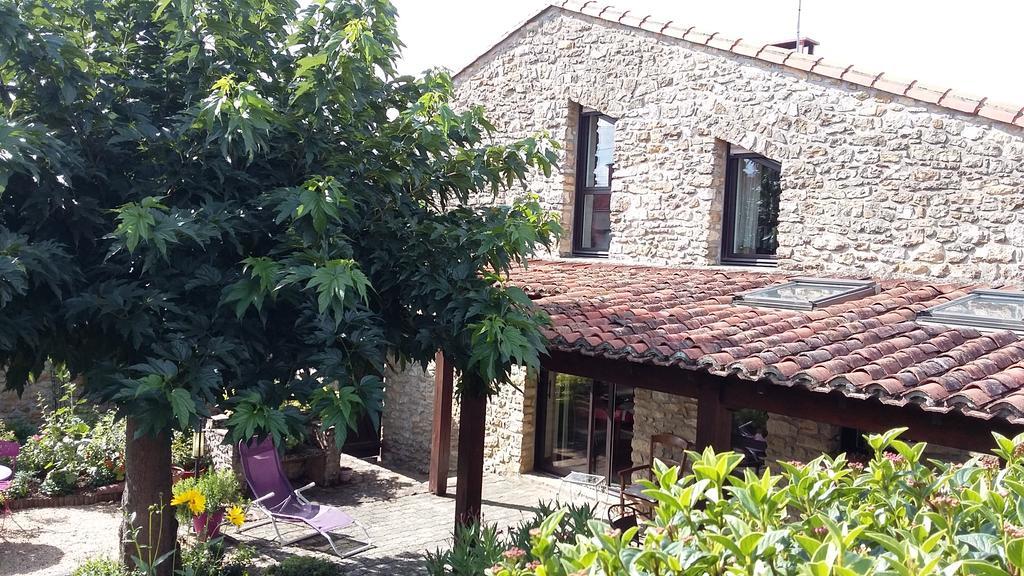 L' Esterlanges Suite Famille 2 Chambres 4 Personnes Proche Puydufou Saint-Vincent-Sterlanges エクステリア 写真