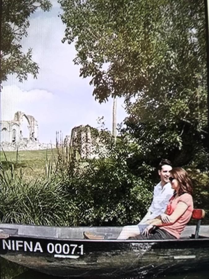 L' Esterlanges Suite Famille 2 Chambres 4 Personnes Proche Puydufou Saint-Vincent-Sterlanges エクステリア 写真