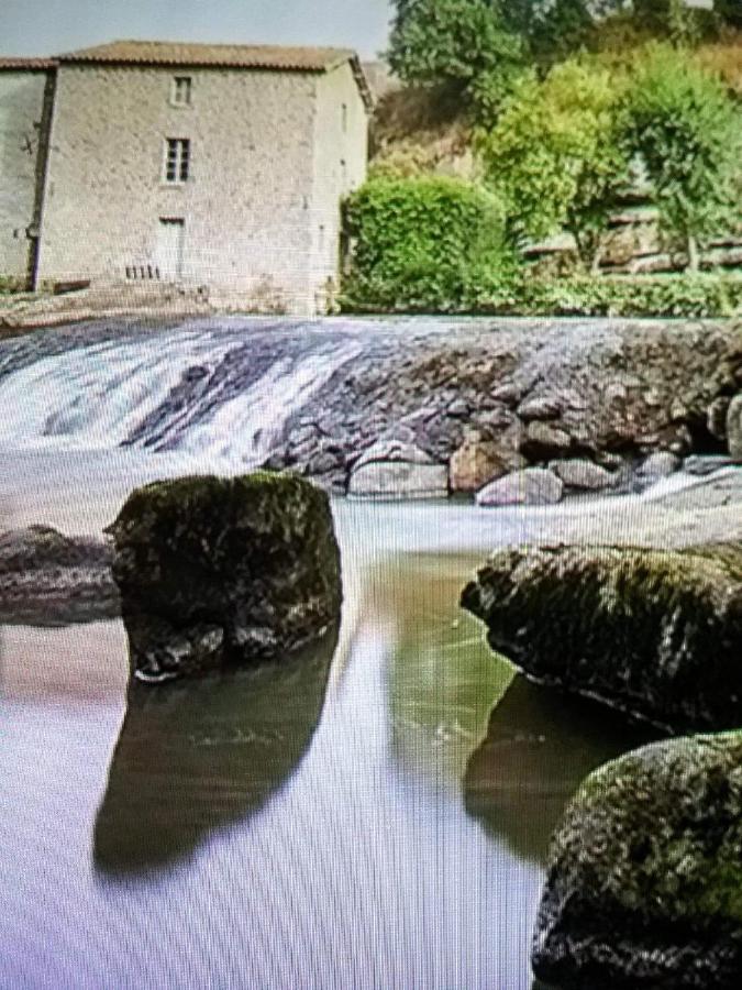L' Esterlanges Suite Famille 2 Chambres 4 Personnes Proche Puydufou Saint-Vincent-Sterlanges エクステリア 写真
